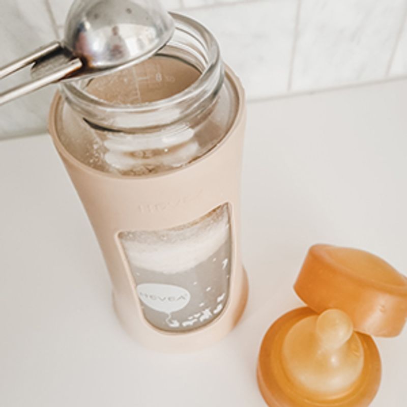 Tåteflaske 250 ml Hvit - Glass & Naturgummi | Hevea